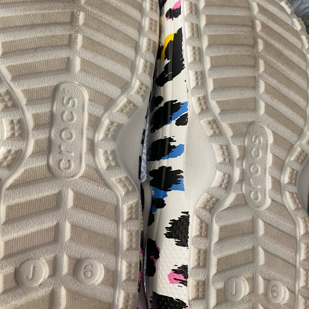 Leopard crocs. - Picture 3 of 3
